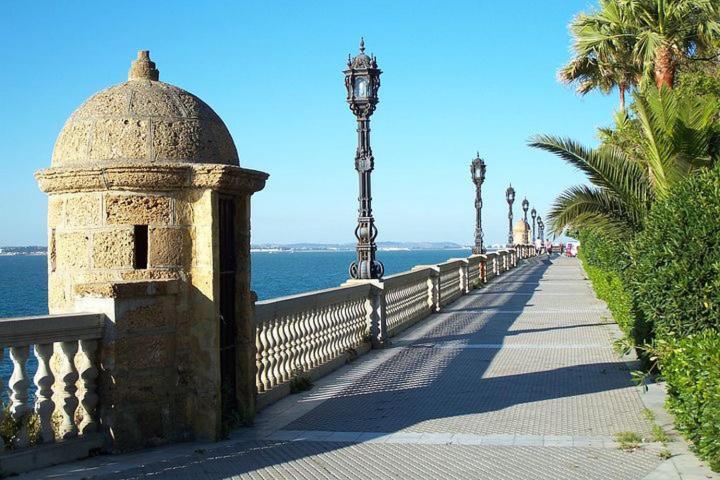 Sunset Victoria Beach Cadiz Bagian luar foto