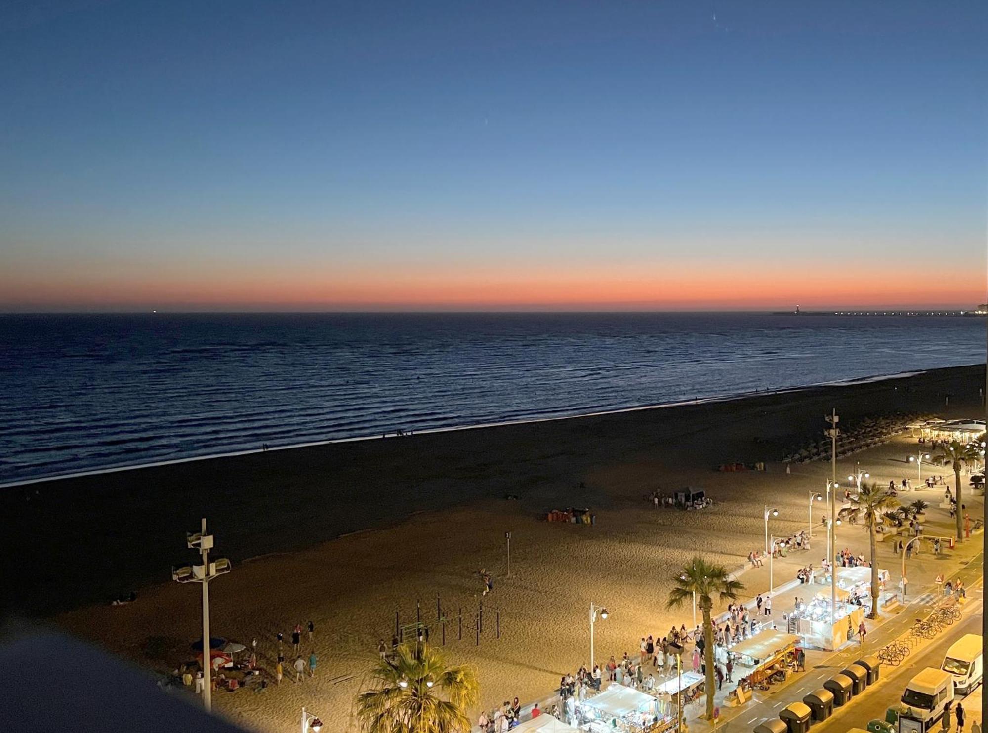 Sunset Victoria Beach Cadiz Bagian luar foto